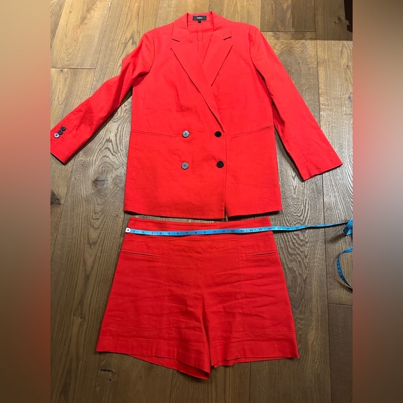 Theory Red Double-Breasted Blazer with Matching Shorts - Picture 4 of 16